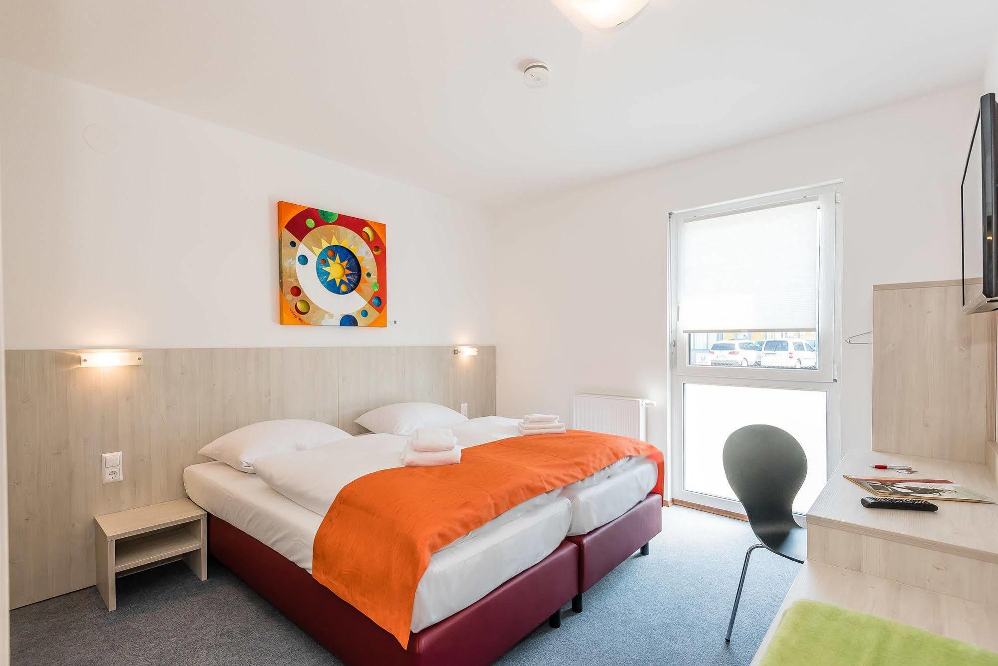 Fairsleep Einstein Motel 3*